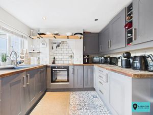 Kitchen- click for photo gallery